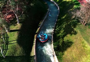 Imagem aérea do Rio Bravo, uma das atrações do Hopi Hari em Vinhedo - SP.