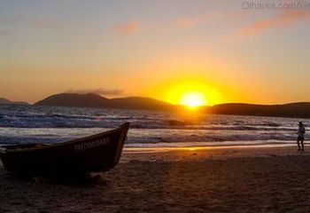 Nascer do sol na Praia do Peró em Cabo Frio - RJ.