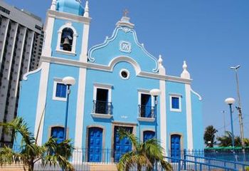 Vista diurna da Igrejinha na Praça de Boa Viagem do Recife - PE.