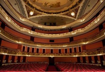 Espaço dos camarotes e plateia no Theatro Municipal de São Paulo - SP. 