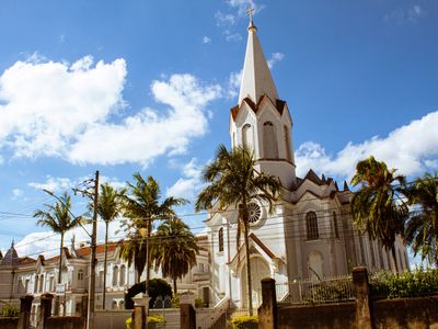 Santuário de Nossa Senhora da Piedade em Barbacena - MG, cidade onde o turismo religioso é bem forte.