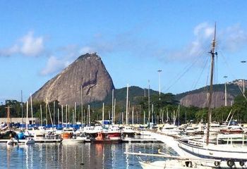 Embarcações atracadas na Marina da Glória no Rio de Janeiro - RJ.