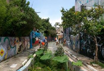 Vista das ruas do Beco do Batman em São Paulo - SP. 