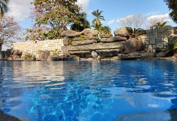 Piscinado Hot Planet Thermas Park de Araçatuba - SP.