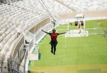 Tirolesa que atravessa o complexo do Estádio Mineirão em Belo Horizonte - MG.