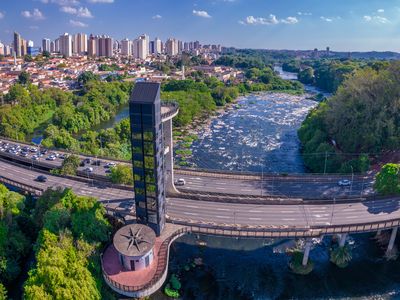 Rio Piracicaba corta a cidade de Piracicaba - SP, no interior do estado de São Paulo