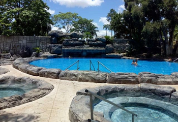 Fontes de águas termais do Hot Planet Thermas Park de Araçatuba - SP.