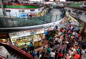 Vista de um dos corredores do Mercado Central de Belo Horizonte - MG.