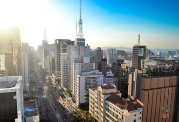 Vista da Avenida Paulista pelo Mirante do SESC.