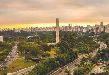 Vista do Obelisco de São Paulo - SP localizado na área do Parque Ibirapuera.