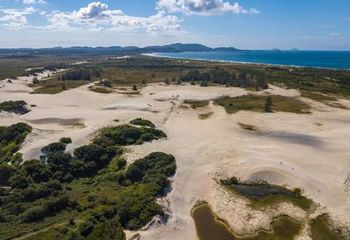 Lençóis Peroenses na Praia do Peró em Cabo Frio - RJ. 