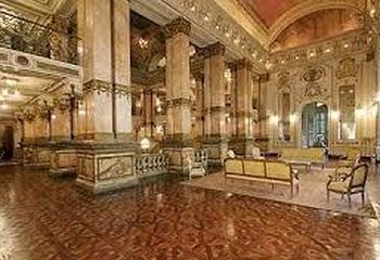 Espaço interno do Theatro Municipal do Rio de Janeiro - RJ.