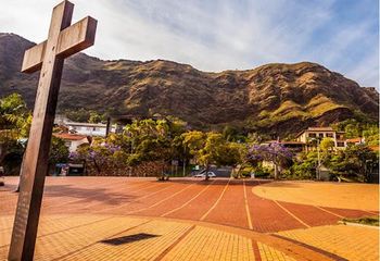 Área de lazer da Praça do Papa de Belo Horizonte - MG.