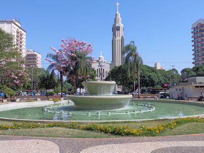 Visão atual da Praça Nove de Julho, no Centro de Presidente Prudente - SP.