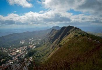 Vista do Parque da Serra do Curral em Belo Horizonte - MG.
