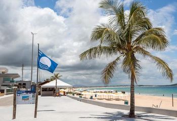 Bandeira Azul na Praia do Peró em Cabo Frio - RJ.