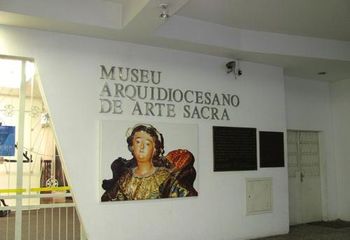 Entrada do Museu Arquidiocesano de Arte Sacra no Rio de Janeiro - RJ.