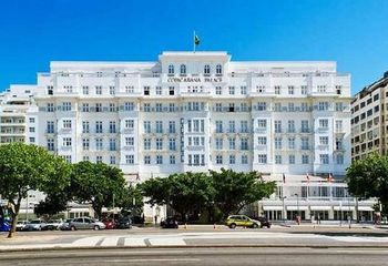 Fachada do Copacabana Palace, hotel histórico no Rio de Janeiro - RJ.