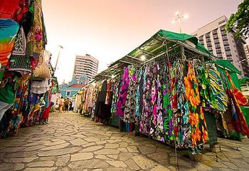 Feira que acontece na Pracinha de Boa Viagem em Recife - PE.